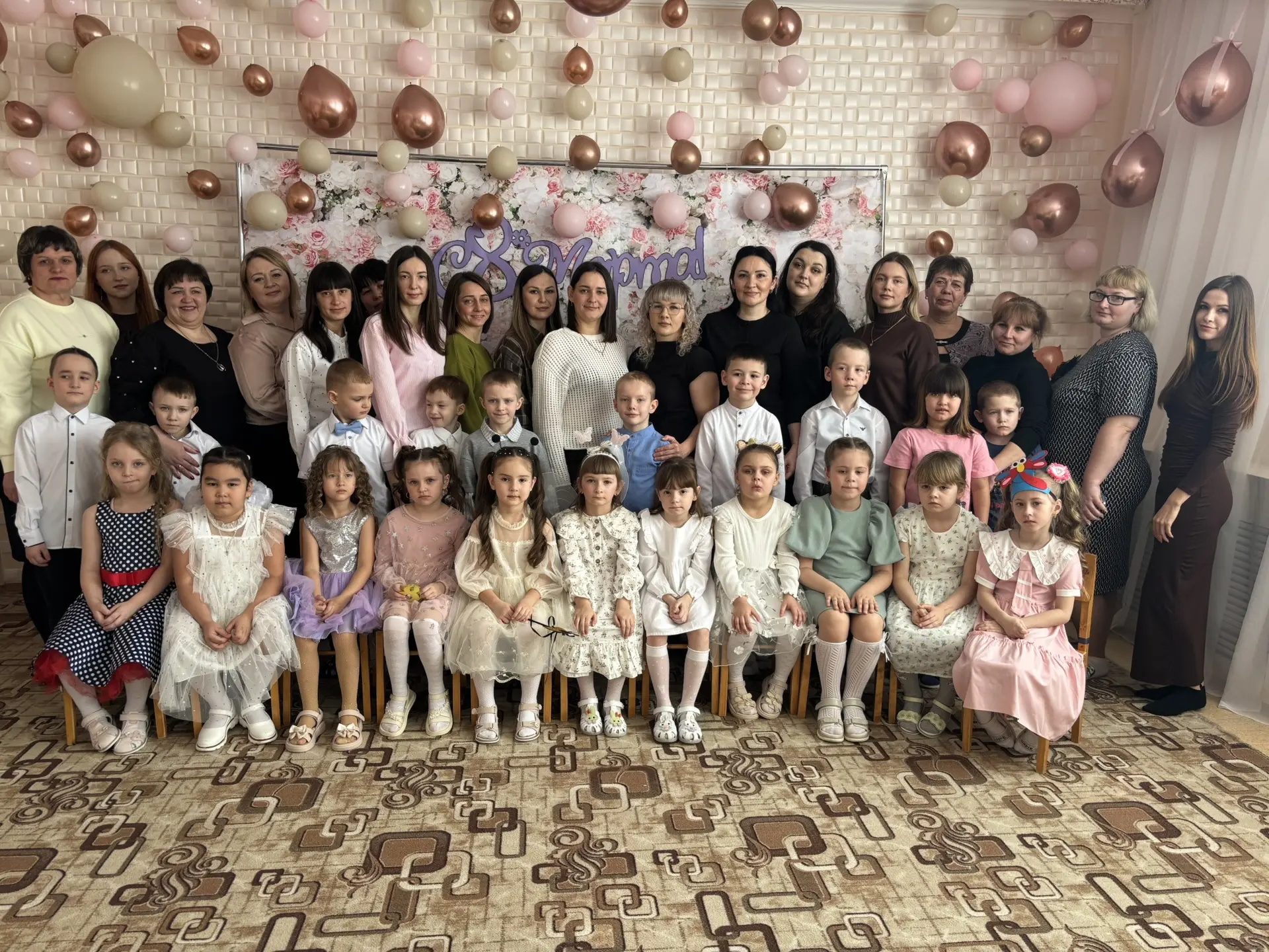 💐8 Марта в детском саду – самый трогательный, нежный и удивительный праздник. Он посвя...