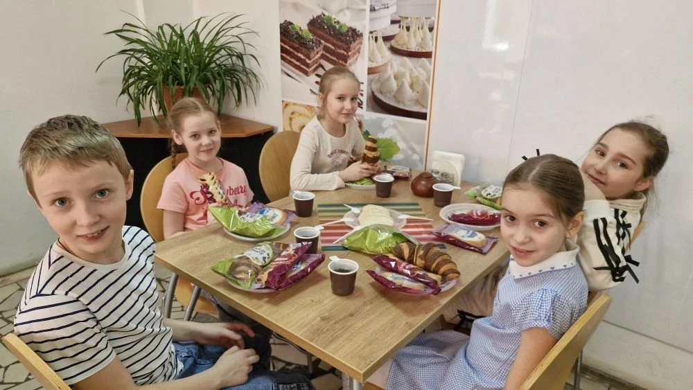Где рождается хлеб 🍞✨  🏭 Ученики 4 «Э» класса побывали на экскурсии в одном из ведущих промышленных 