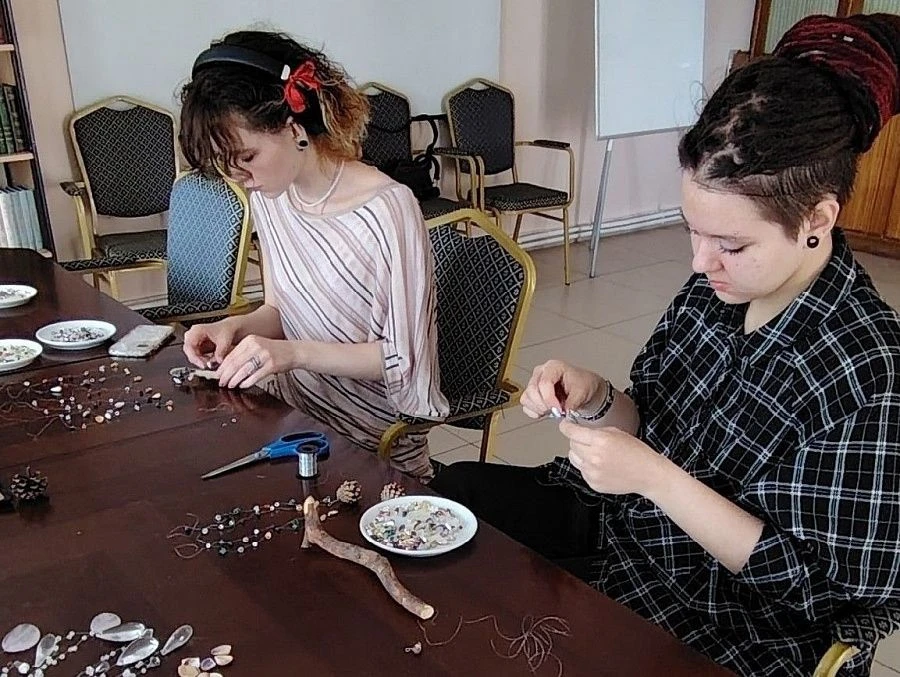 Краски, бусины и пластилин: Национальная библиотека приглашает на мастер-классы