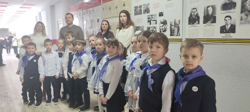 Школьный фестиваль семейного творчества «Свет памяти: блокадный Ленинград»                          