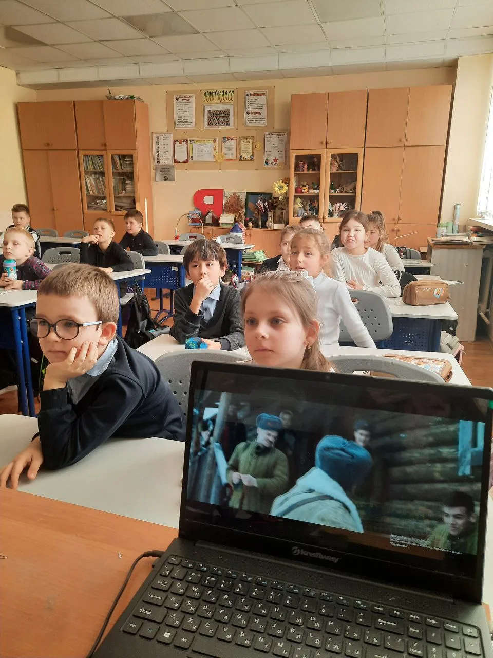 🎬 В лицее прошел Всероссийский кинопоказ, посвященный прорыву блокады Ленинграда.  В течение месяца 
