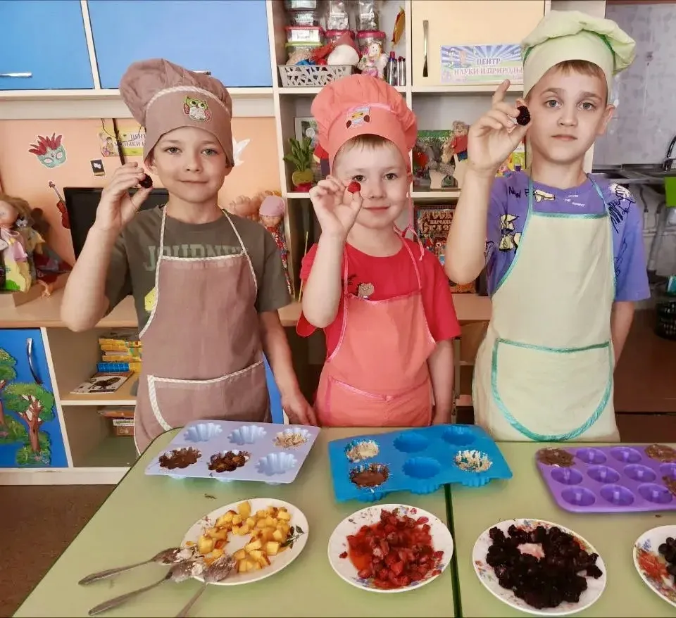 Вкусный понедельник в группе «Фиксики»! ☕️🍪

В понедельник маленькие сладкоежки: 
🍫 Делали корпусн