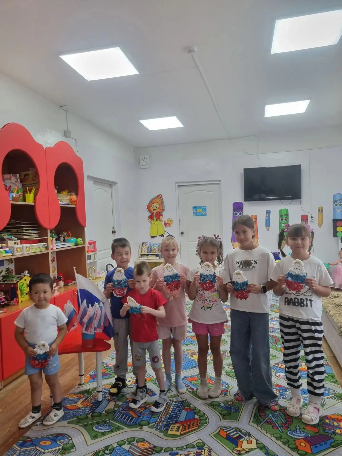 Маленькие ручки - большие дела! Посмотрите, какие замечательные работы получились у реб...