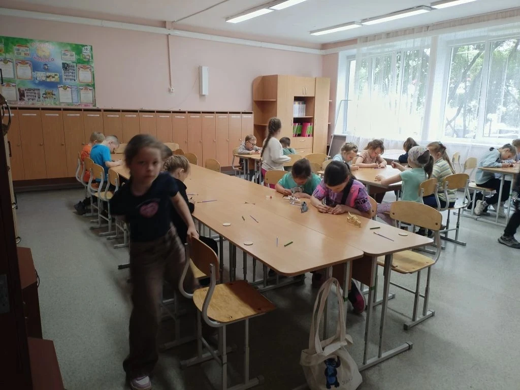 #Школьныйлагерь
Мастер-класс по изготовлению брелков🔥