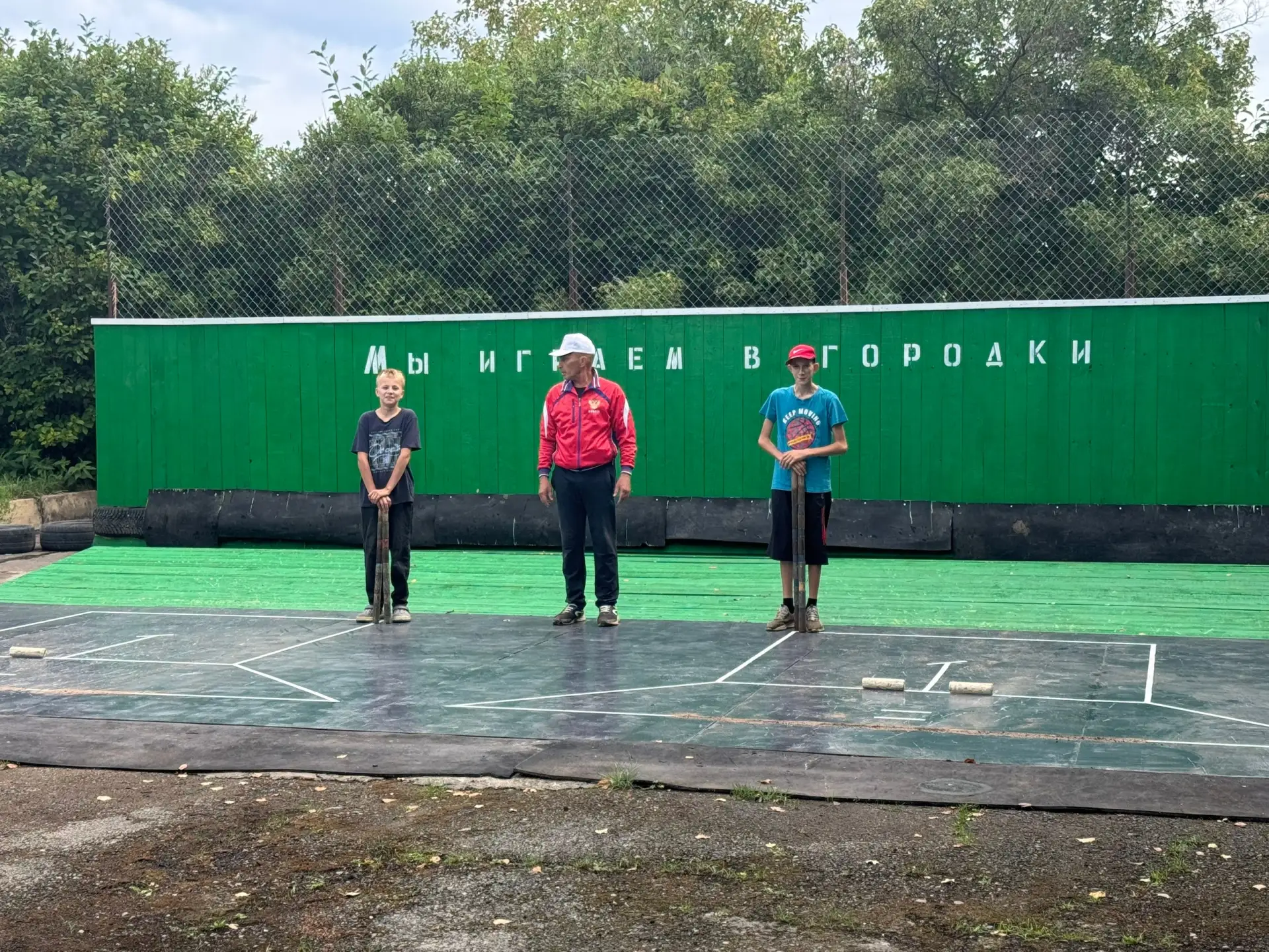 Соревнования по городошному спорту в д. Булатово: праздник силы, точности и спортивного...