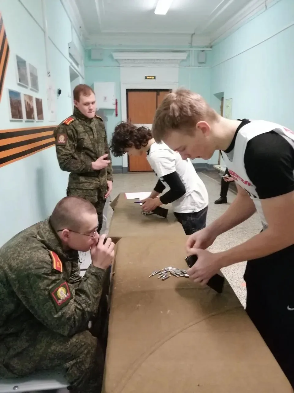 Поздравляем команду гимназии! 9 февраля 2 команды нашей гимназии участвовали в соревнованиях по воен