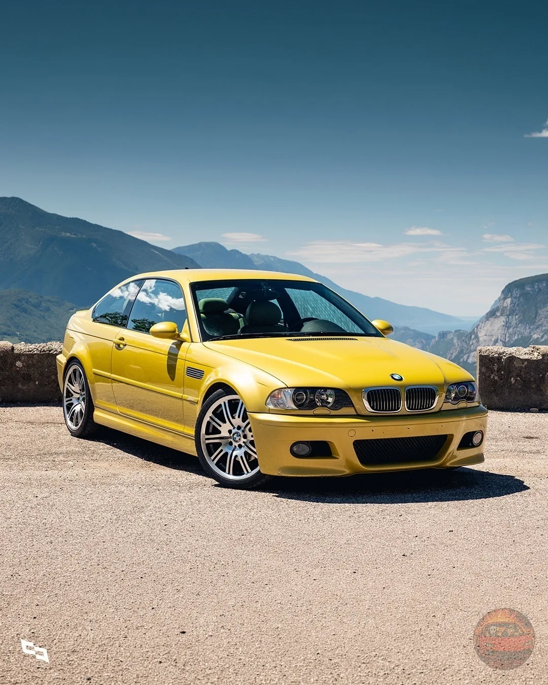 🟡 Phoenix Yellow и салон Kiwi: смелая M3 E46

Ранние BMW M3 E46 часто заказывали в сочетаниях, на к