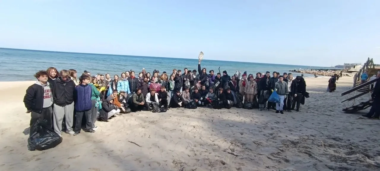 Обучающиеся нашей школы присоединились к акции «Вода России» 💧  Это крупнейшая в стране экологическа