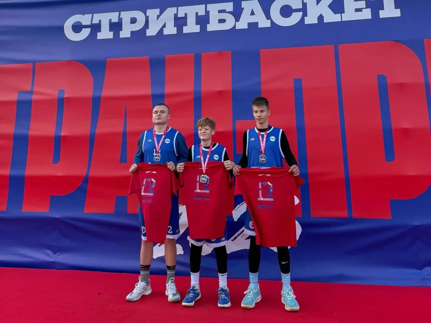 🏀 Пять команд Дворца единоборств им. Артёма Осипенко приняли участие в массовом турнир...
