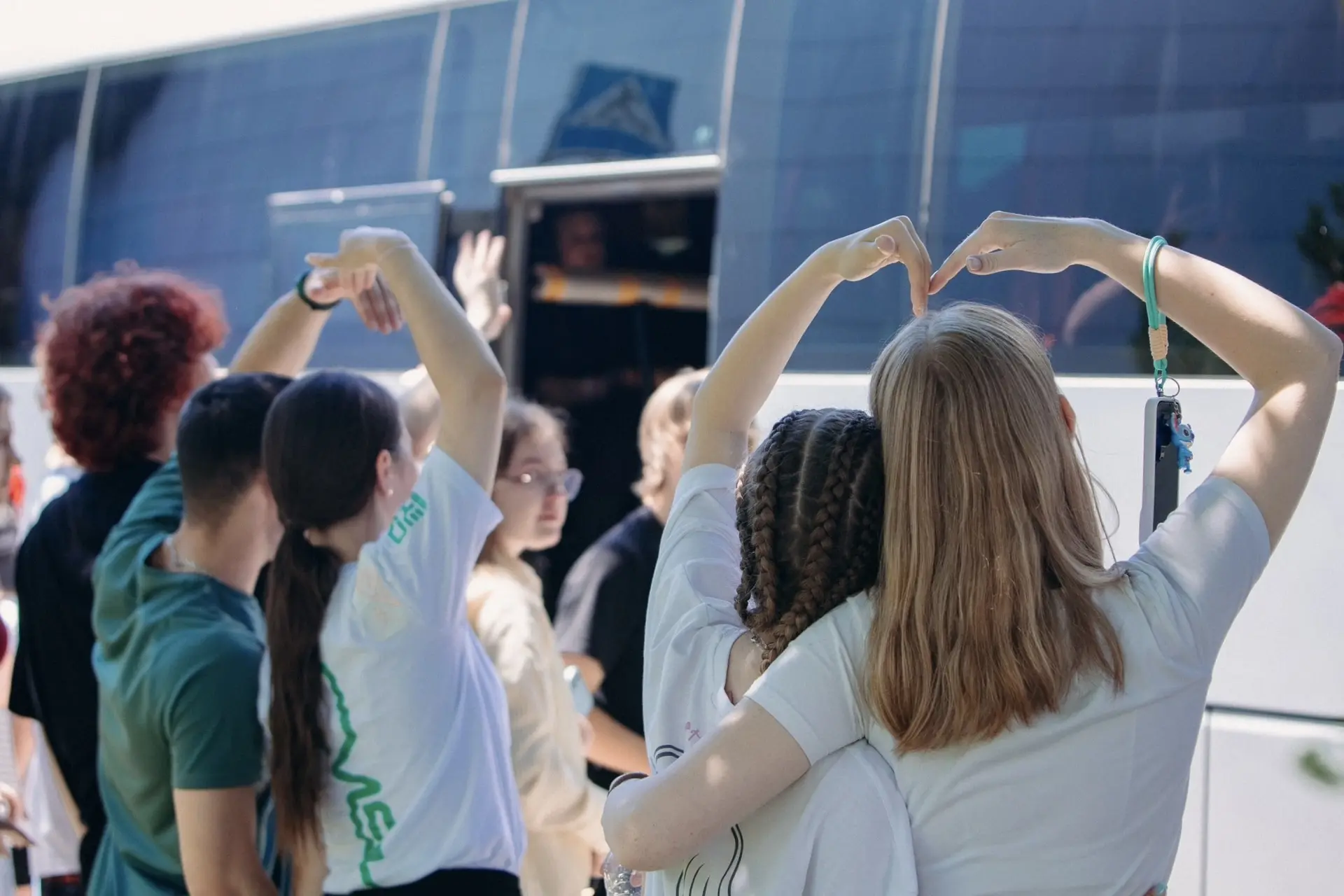 Доброе утро, сменовцы☀️

🦝Вчера вы разъехались по домам, а сегодня в «Смене» непривычно тихо.

Увер