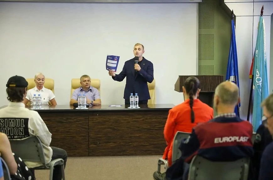 ℹ️Александр Зарубин посетил завод «Европласт» в Солнечногорске