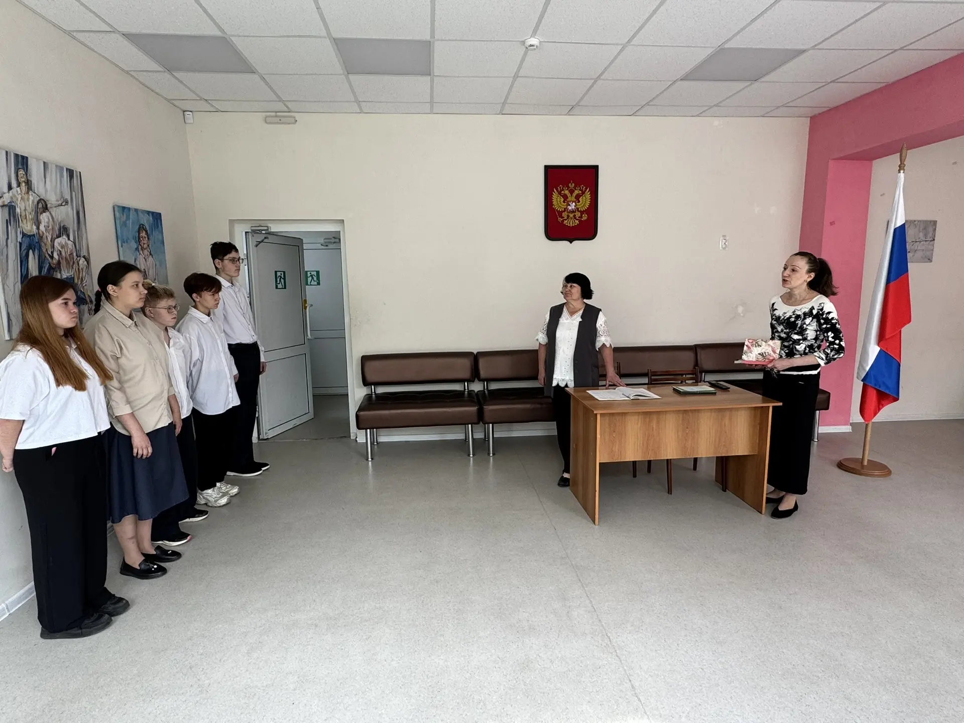 Сегодня в нашей школе прошло торжественное вручение свидетельств об окончании 9 класса!

Поздравляем