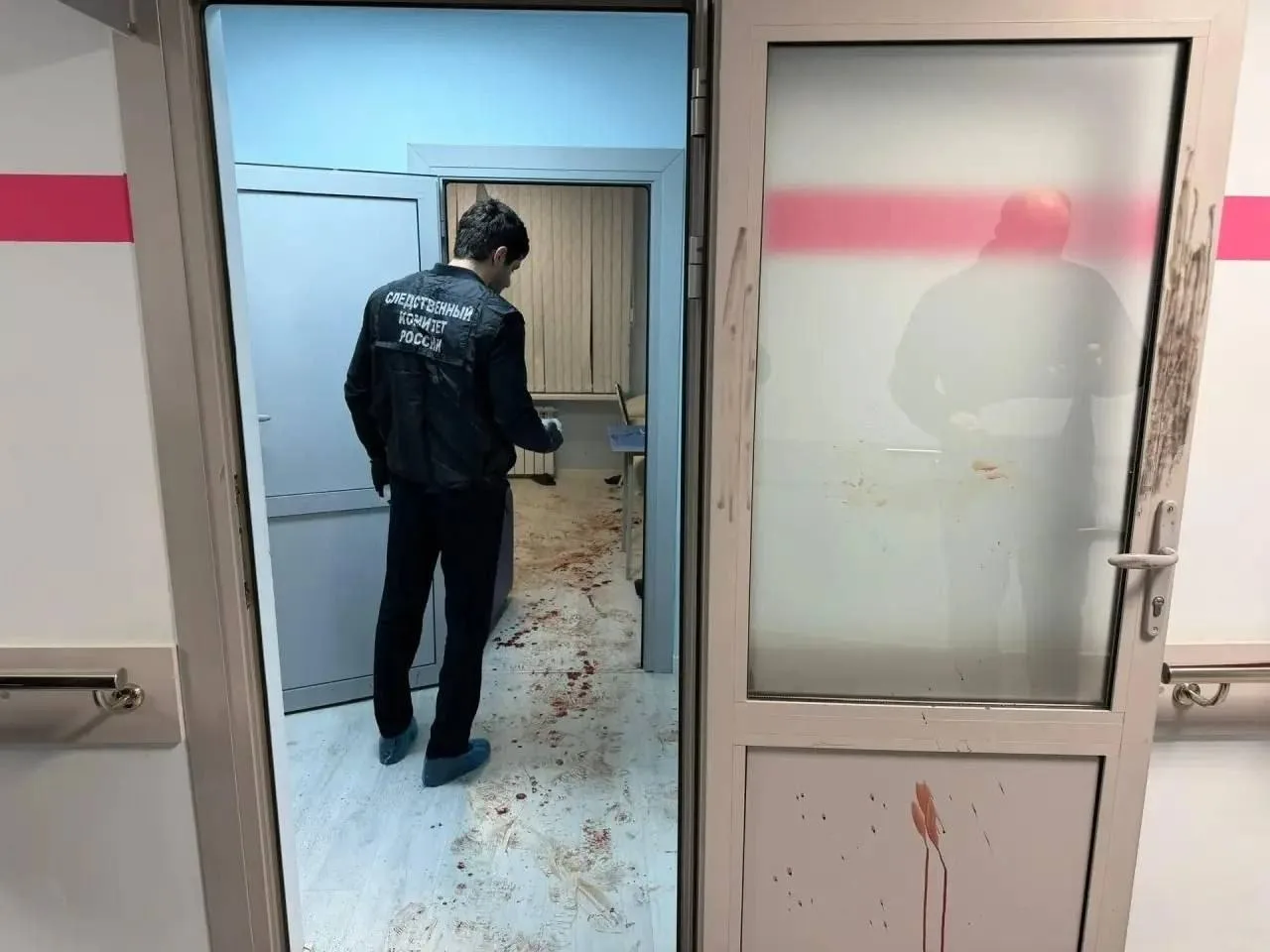 Посетитель РКБ имени Вишневского в Махачкале напал с ножом на двух медработников.    Злоумышленник н