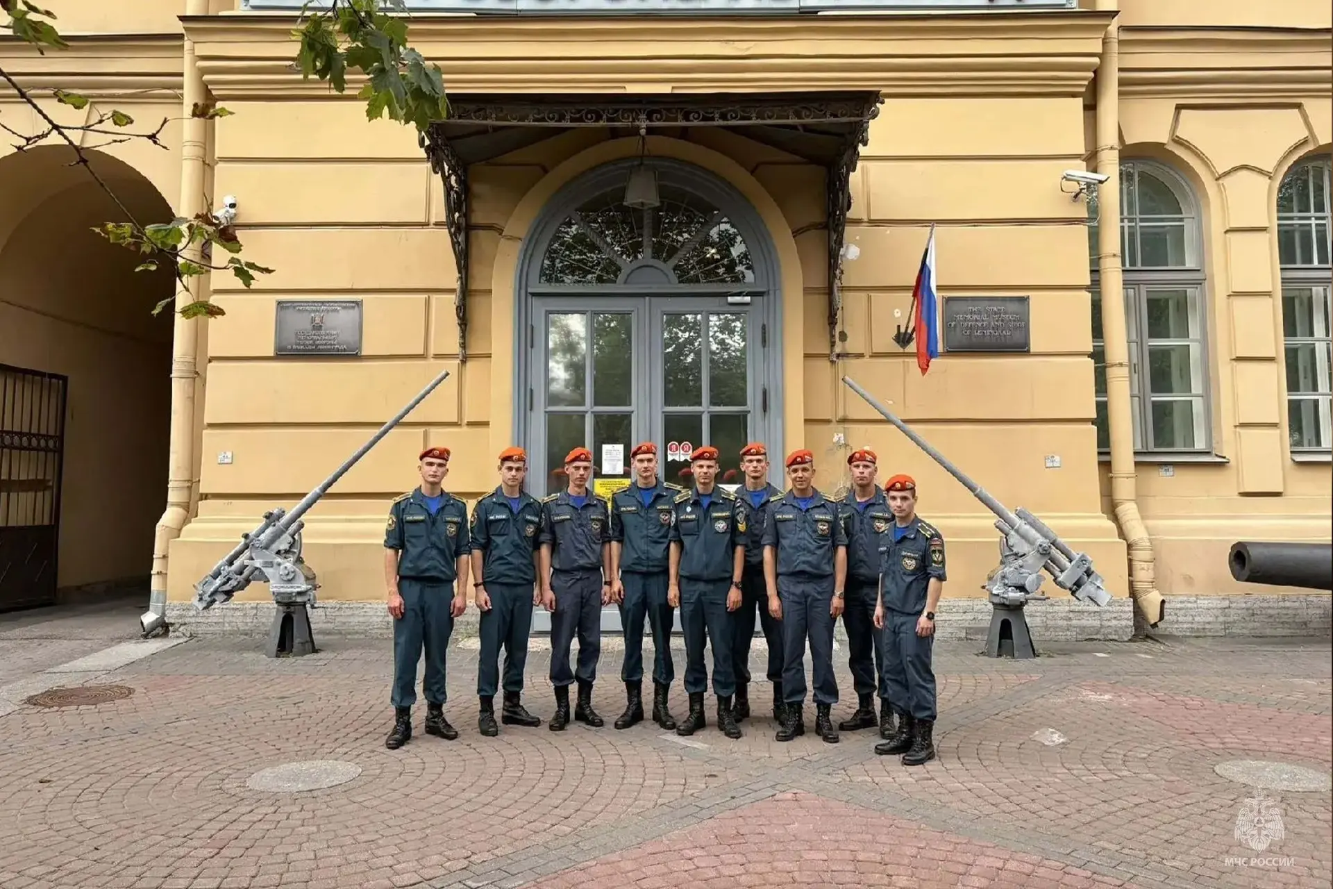 🏛️ Курсанты посетили музей обороны и блокады Ленинграда

🔹 Курсанты, проходящие стажировку в Невск