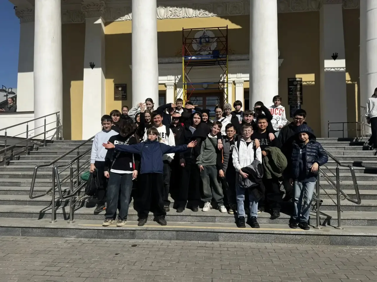 🎭 31 марта учащиеся гимназии посетили театр им. Кариева, где посмотрели спектакль «Асылкош җыры».  П