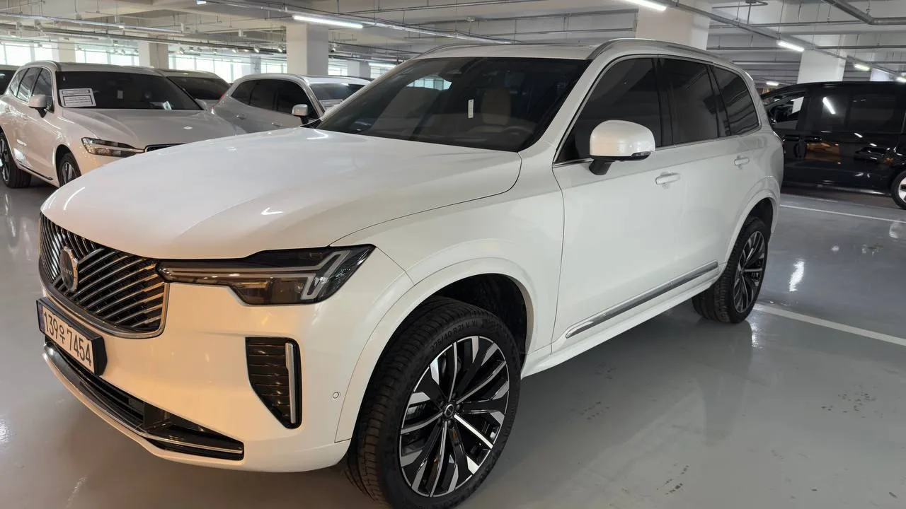 Volvo XC90 Ultra 2025

🔘 Описание: 

✅ Музыка Bowers
✅ Кожа Nappa
✅ 21 диски
✅ Панорама
✅ Пневма
✅ 