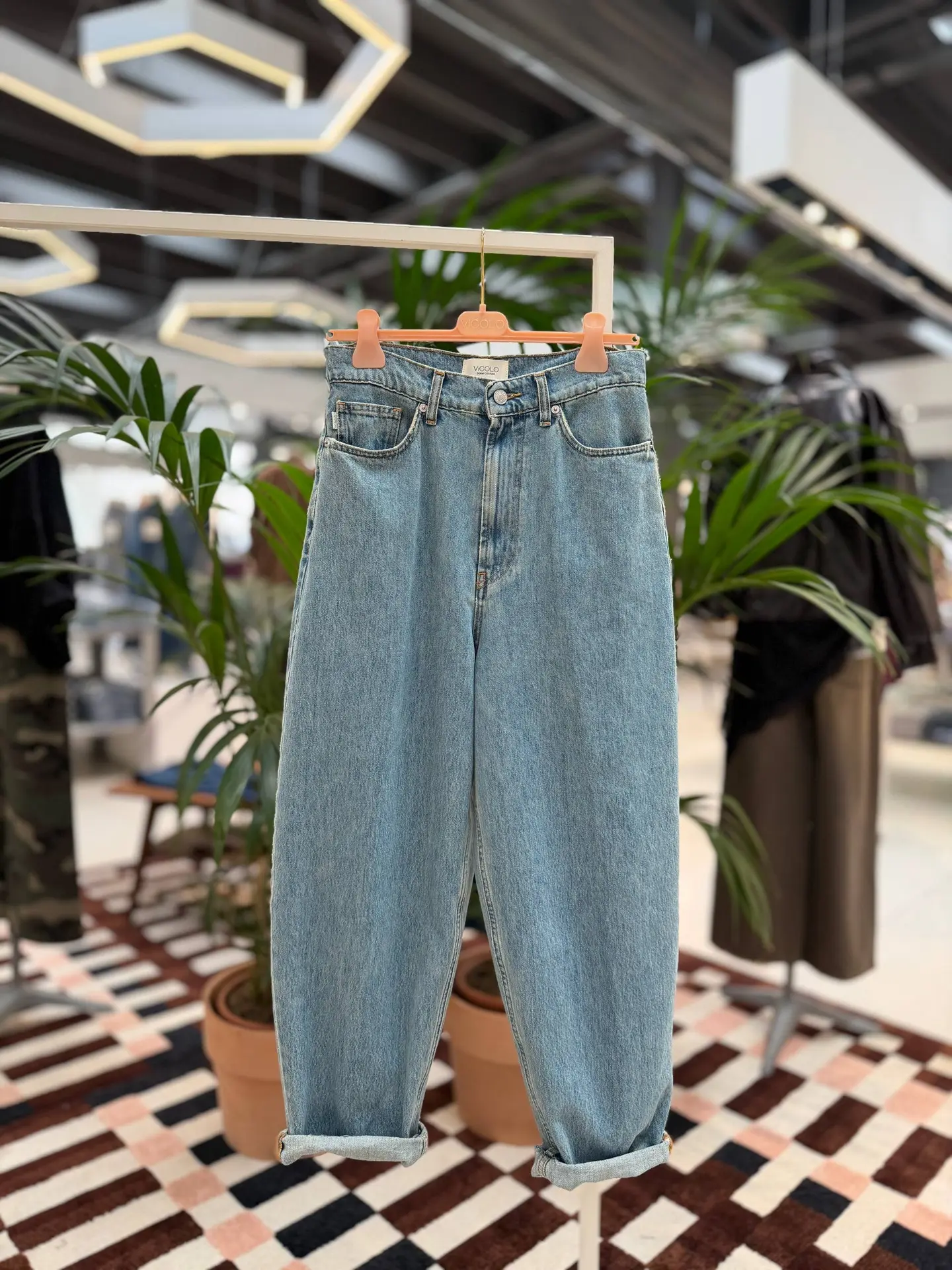 👖Ищете джинсы, которые сядут идеально? Выбирайте VICOLO