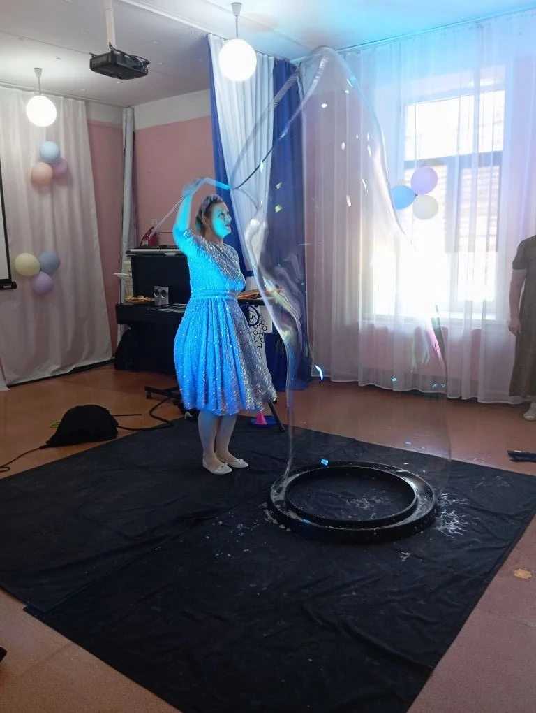 🫧Шоу мыльных пузырей! 

✨В наш детский сад заглянуло невероятное шоу мыльных пузырей, и наши ребята