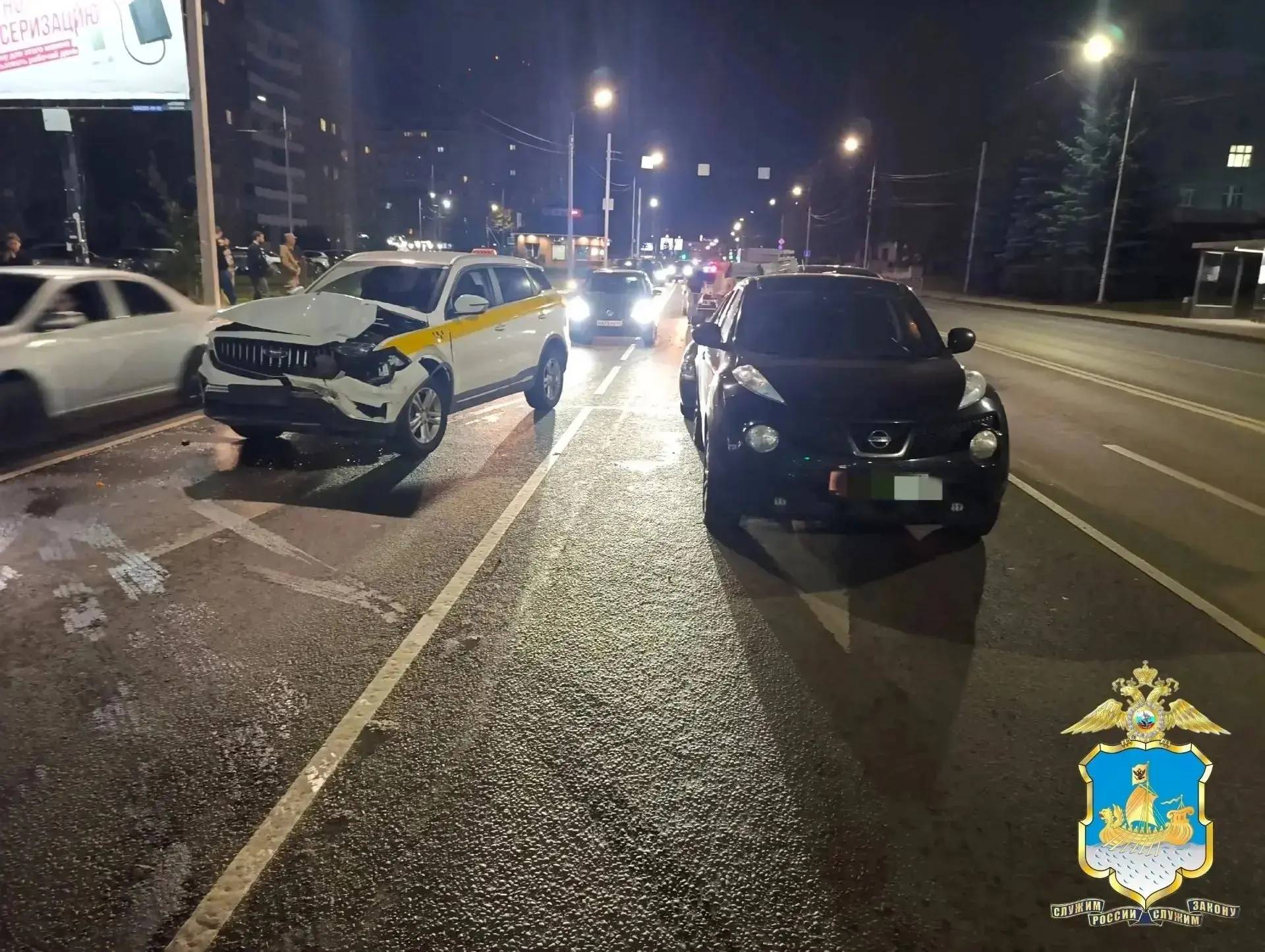 🚔 Ребёнка госпитализировали после ДТП с четырьмя машинами в Костроме.