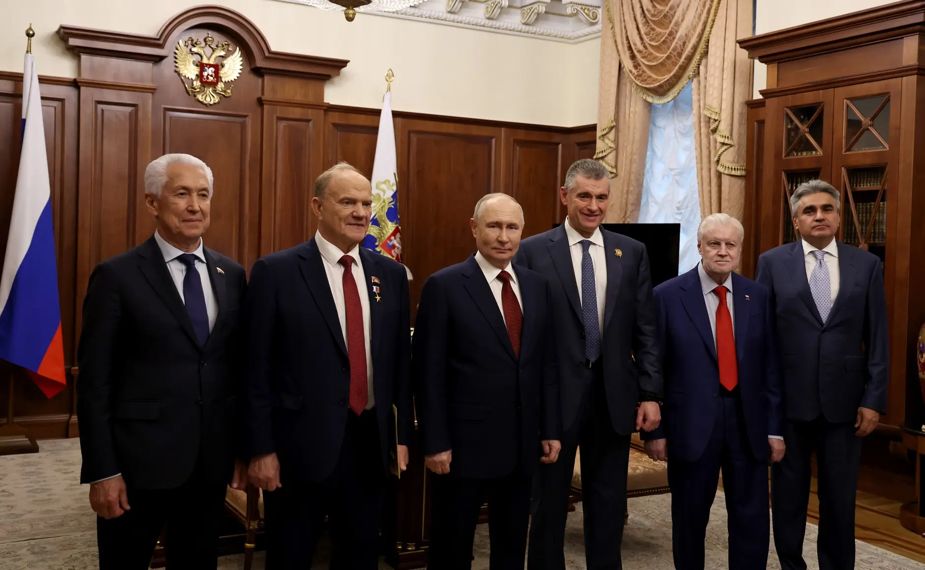 Президент России Владимир Путин встретился в Кремле с руководителями фракций политических партий в Г