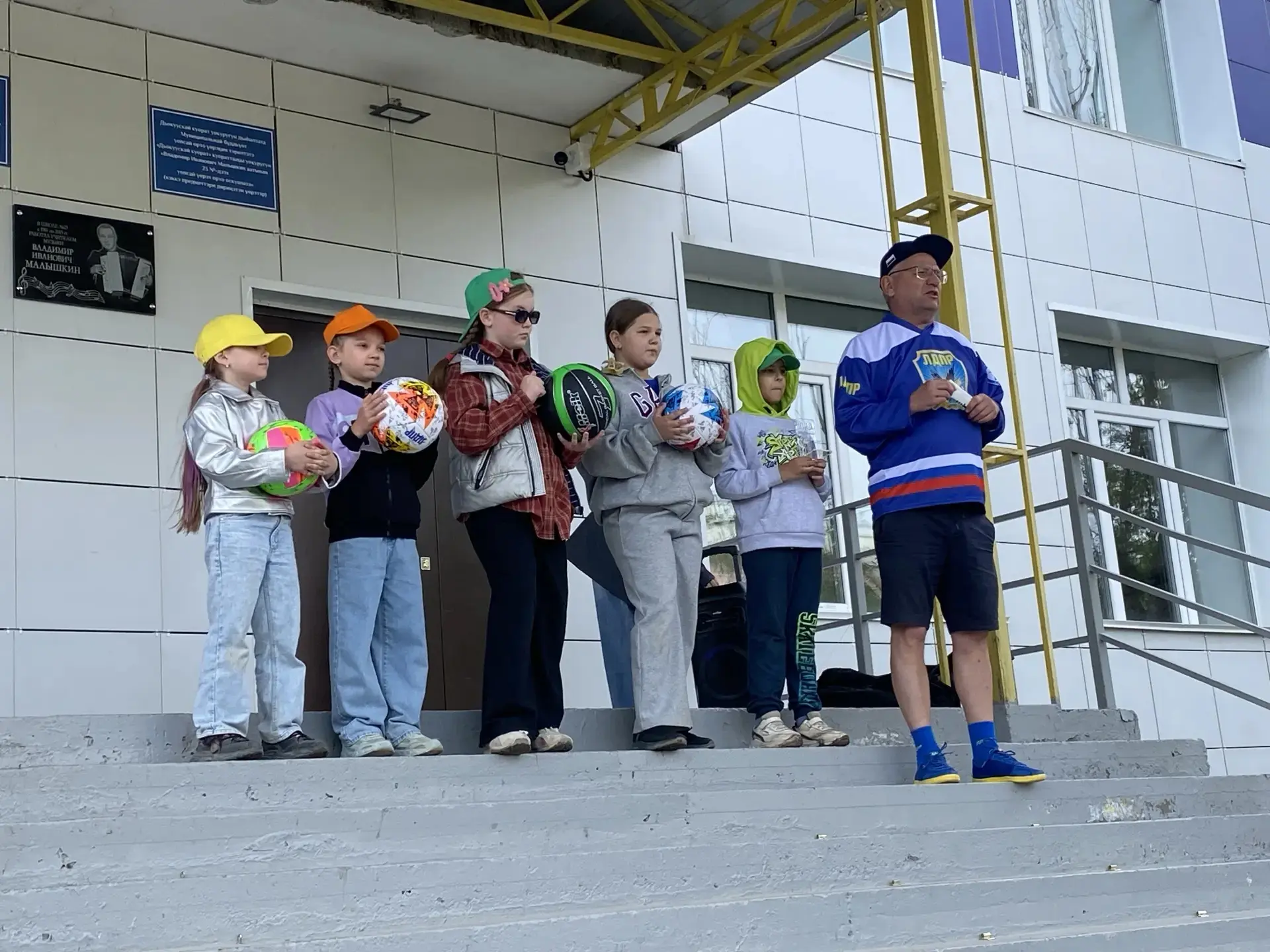 День настольных игр и подготовка ко Дню России 🇷🇺в нашем лагере «Надежда»