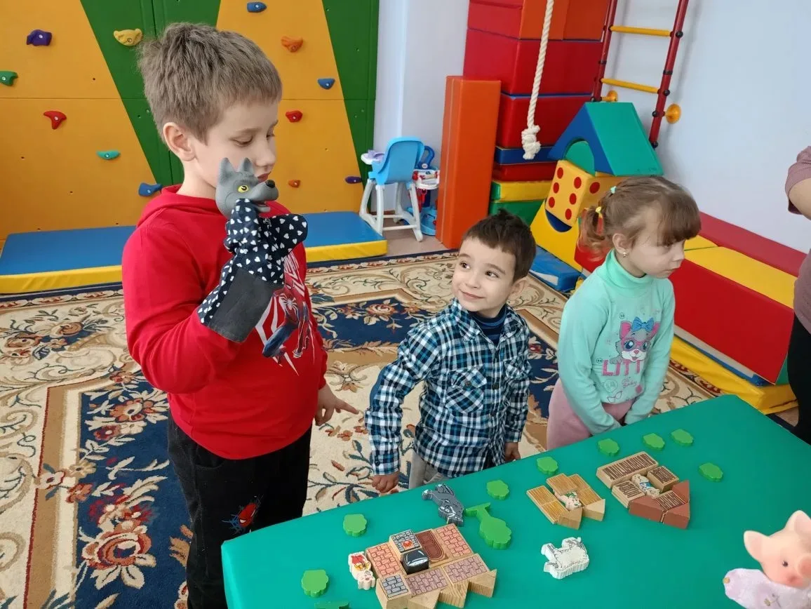Путешествие по сказке "Три поросенка".
