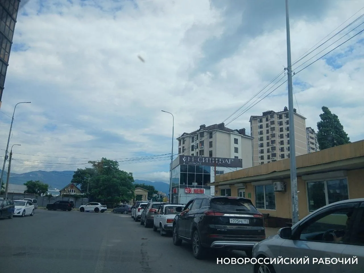 ⛽️ Бензина хватит на 12 дней, но очереди остались
