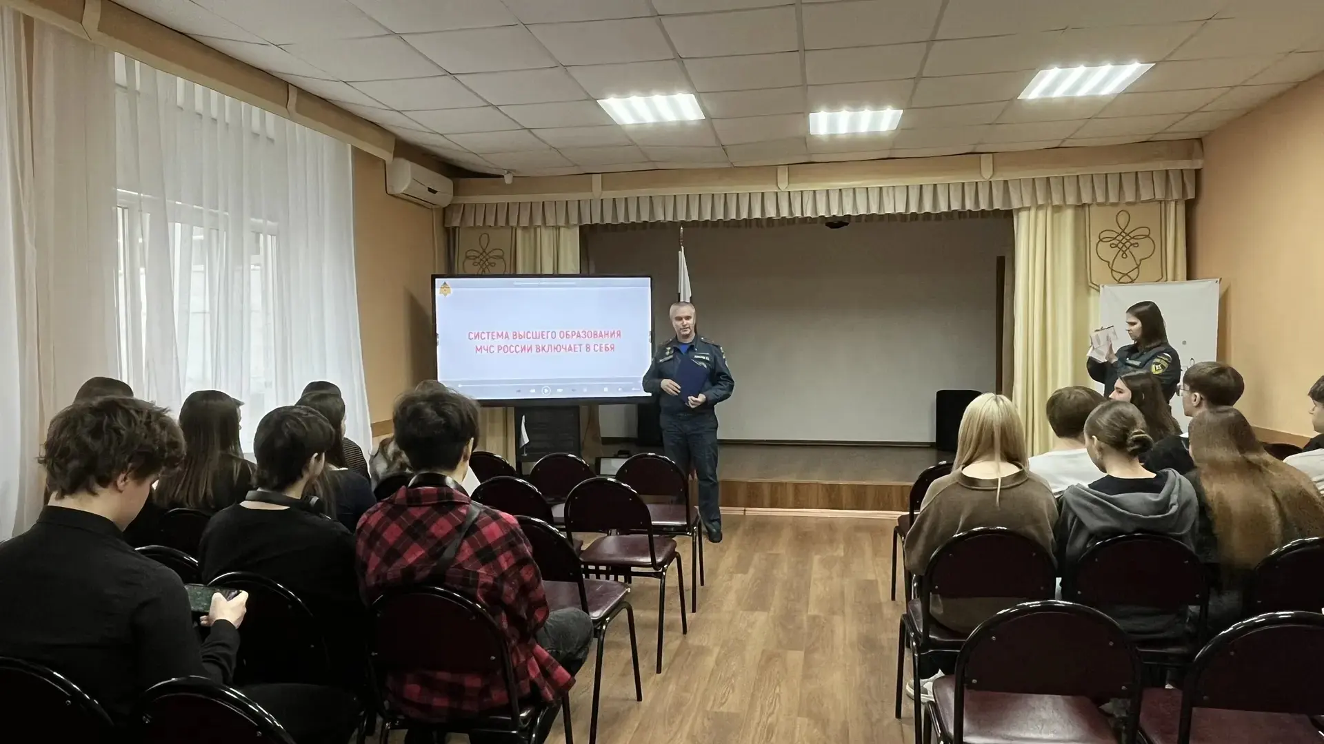 🇷🇺 Для тех, кто думает о своём будущем  27 апреля у нас в школе прошёл профориентационный урок для с