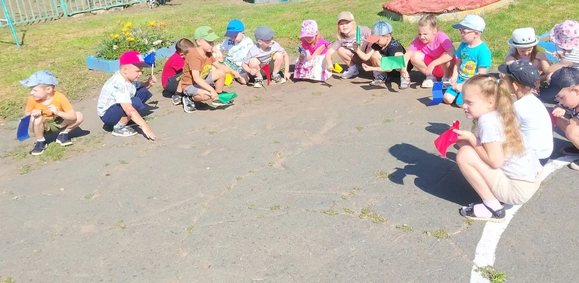 🌸 В рамках нашего ежедневного плана мы сегодня организовали две увлекательные подвижные игры, котор
