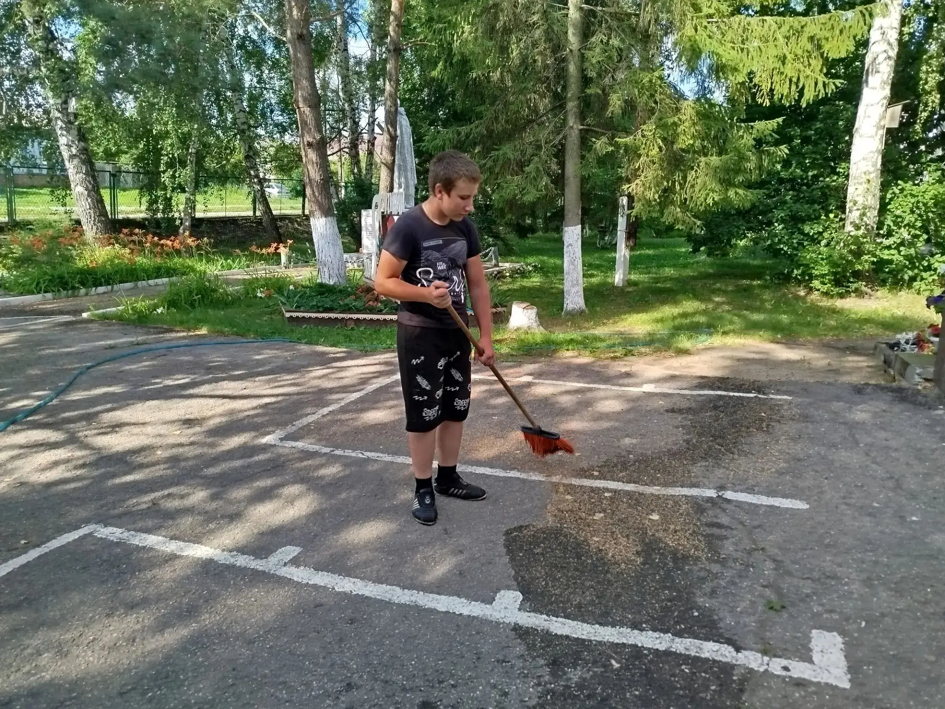 🌿Пятая трудовая четверть

🥰Благодаря стараниям и трудолюбию наших учеников учебно- опытный участок