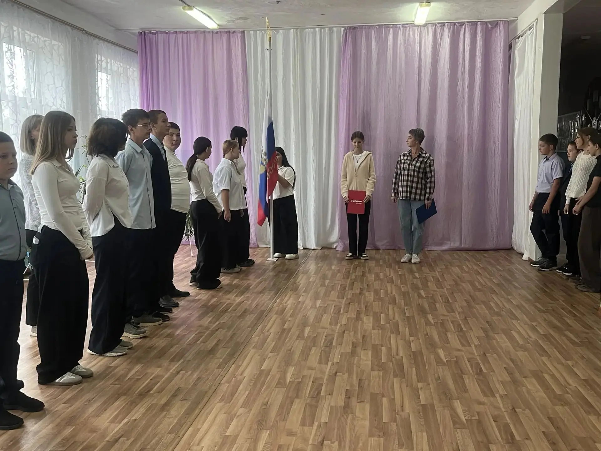 🇷🇺 Традиционная линейка и «Разговоры о важном»