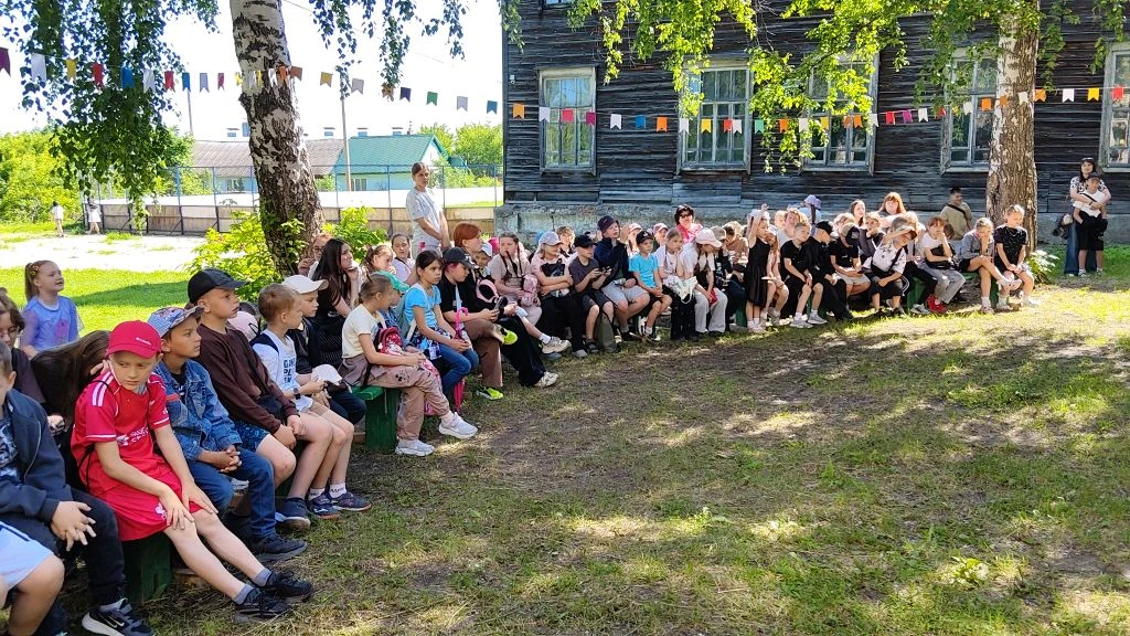 ☀️Дворовый лагерь «Вместе весело»! 
🌱Сегодня у нас тематический день    «Экологический маршрут: Ста