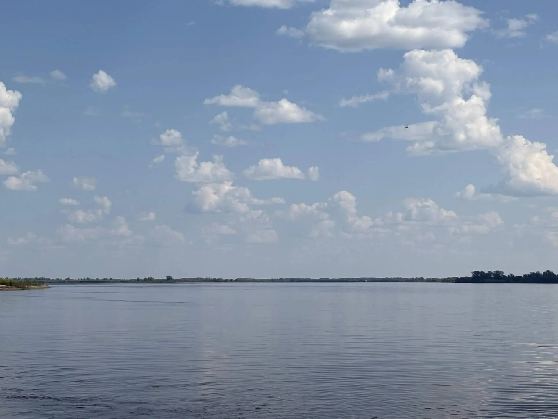 Уровень воды в главной водной артерии региона реке Обь, по данным наблюдений на 29 июля остановился 