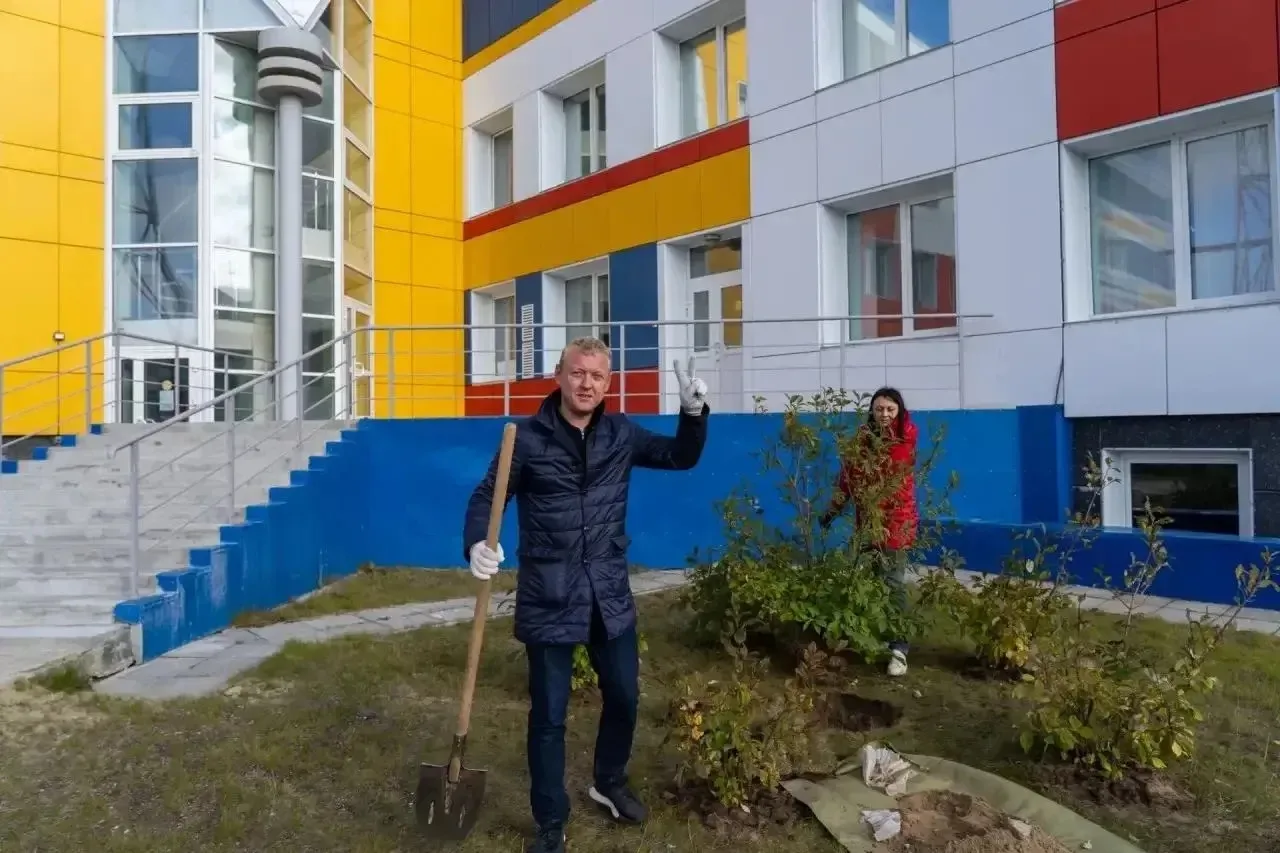 🌱 «Зелёный Новый Уренгой»: высадили рощу на Сибирской