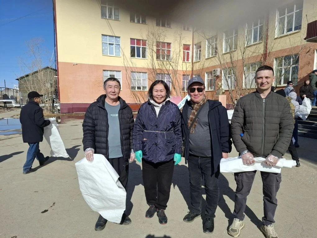 🎯 24 апреля коллектив педагогов и сотрудников школы принял участие в республиканском субботнике по с