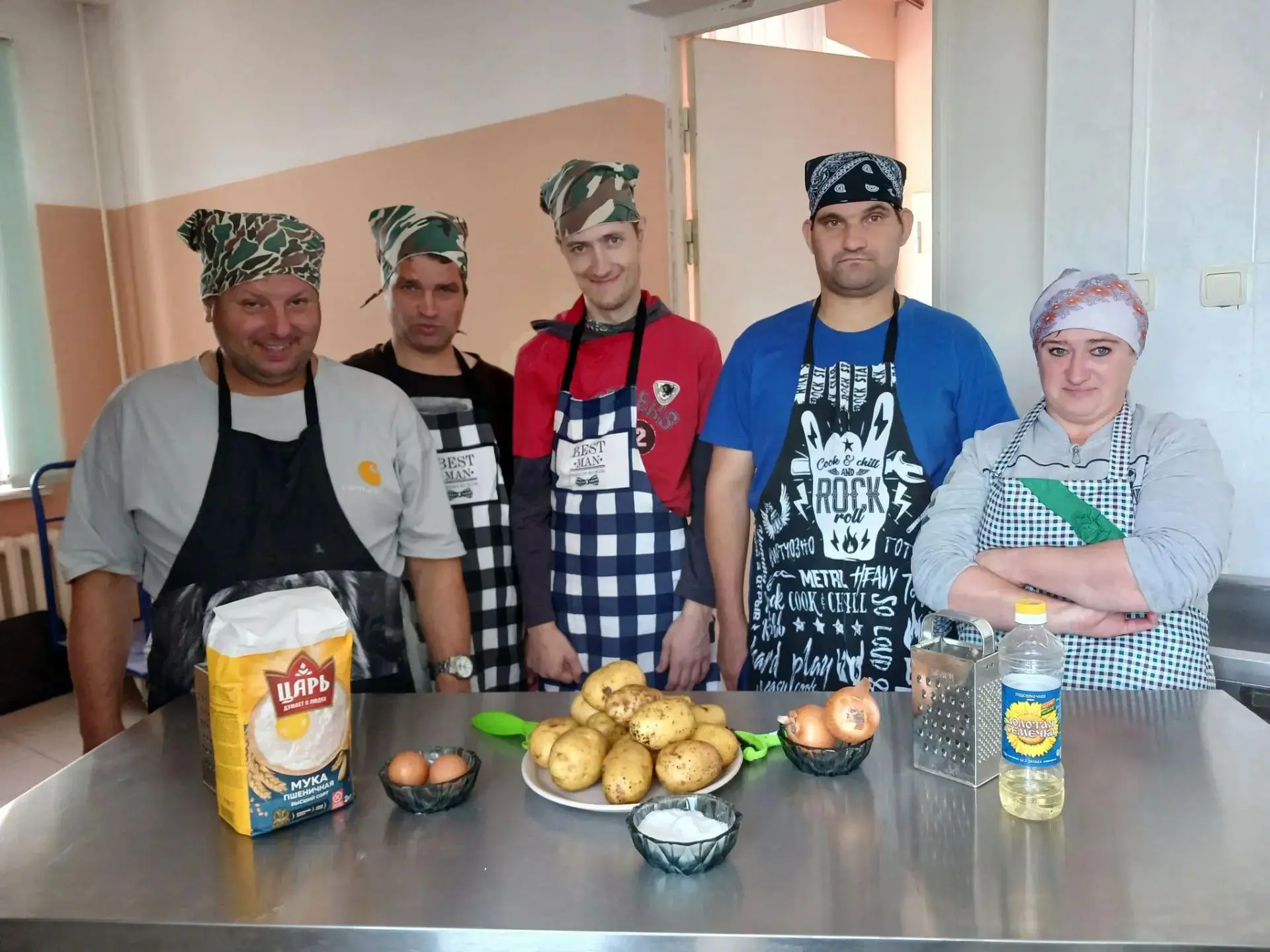 В рамках занятий творческой мастерской «Умелые ручки» сегодня прошло занятие по теме «К...