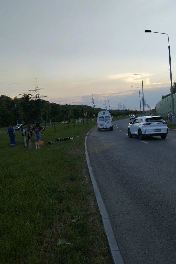 🔻Водитель мотоцикла погиб в результате наезда на препятствие на проспекте Славского вч...
