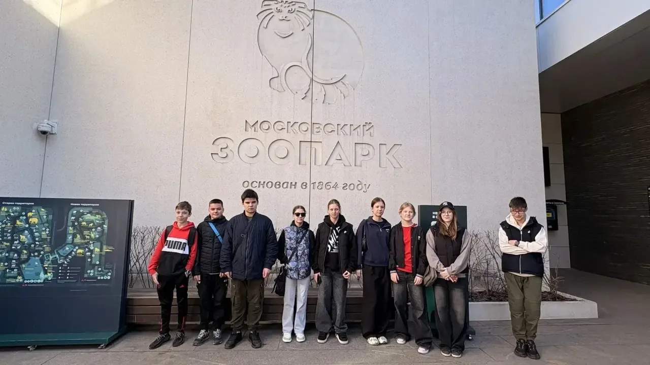 🦒Каникулы в дикой природе!  В самом сердце нашего города, под открытым небом, раскинулся целый живот