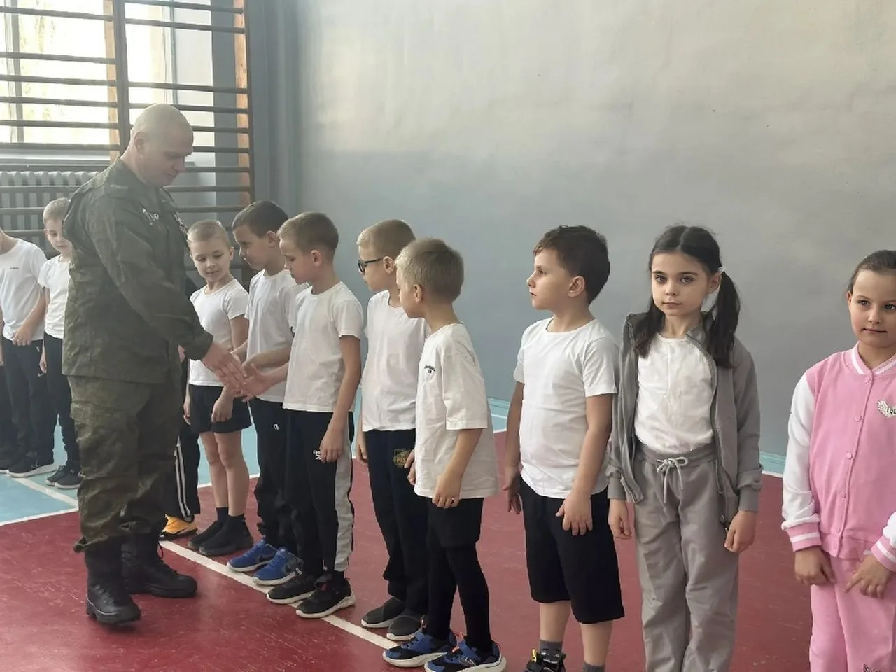 ⭐ Встреча с героем ⭐  В рамках месячника военно-патриотического воспитания прошла встреча с ветерано