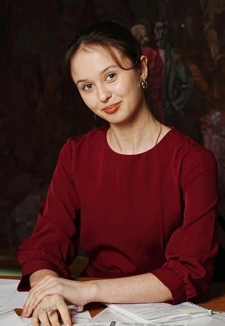 100 баллов по результатам ЕГЭ по литературе набрала выпускница Губкинской средней школы Елизавета Ко