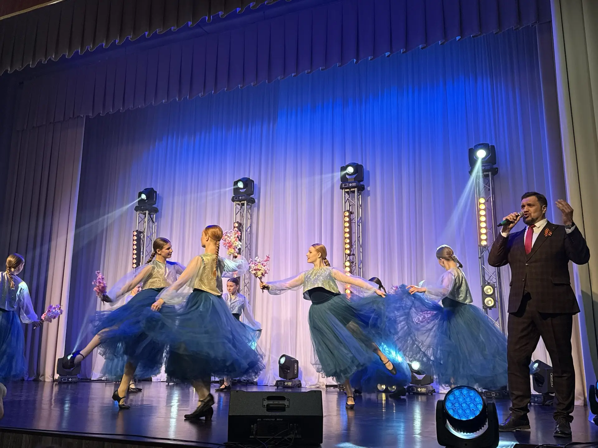 🎉 Праздничное мероприятие «Май! Весна! Победа!» прошло в МУ ЦКМП «Диалог»! 🕊️