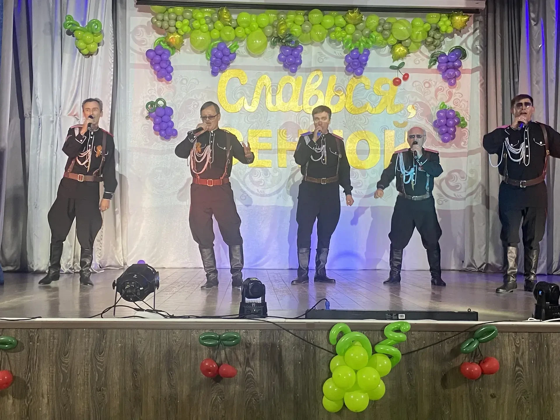 🎉 День посёлка в Сенном — прошёл на ура! 🎉

Посёлку Сенной исполнилось 232 года! В этот праздничны