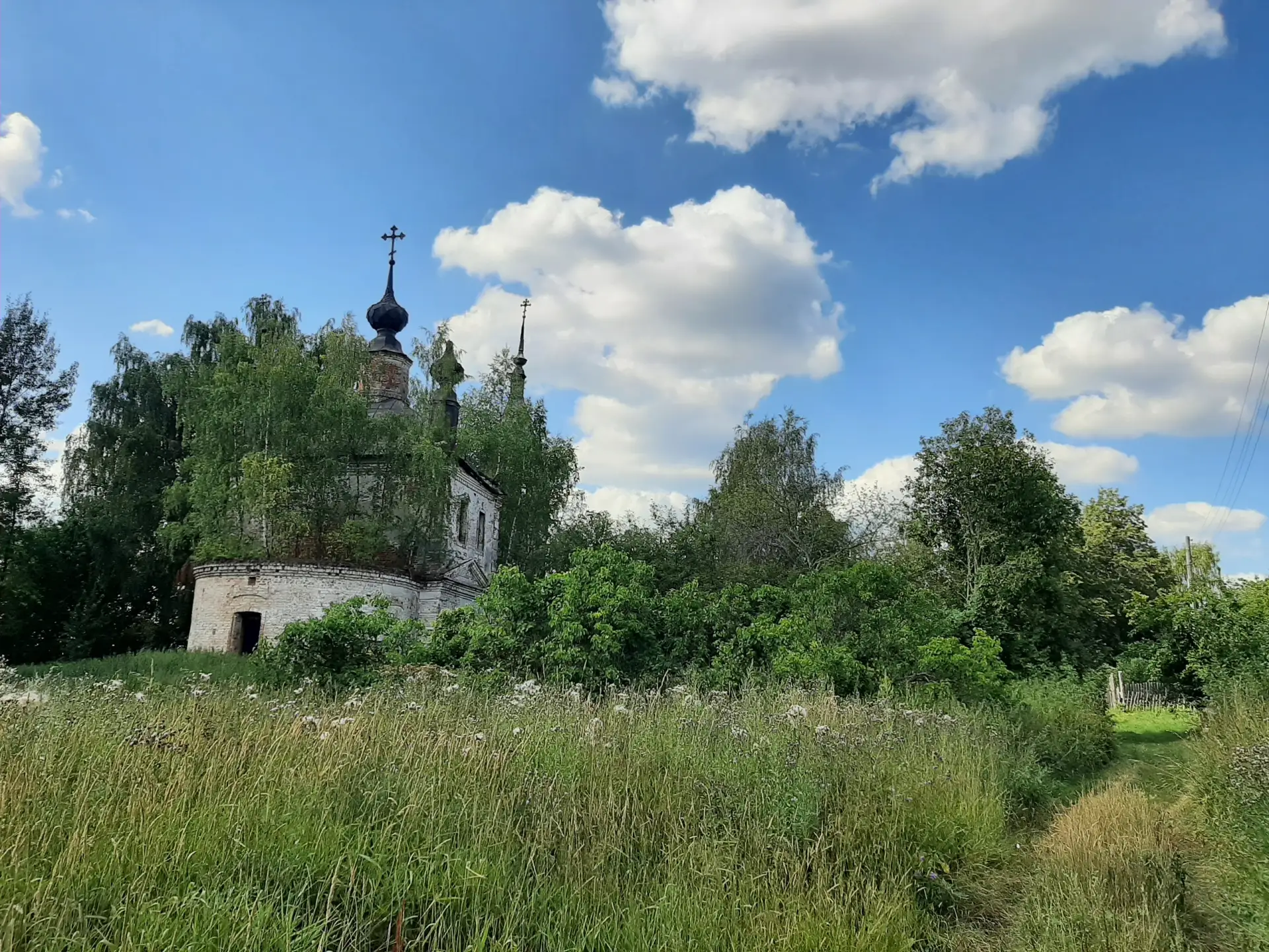 🏛 В Ярославском округе «Церковь Архистратига Михаила» (1797 г.) включена в Государстве...