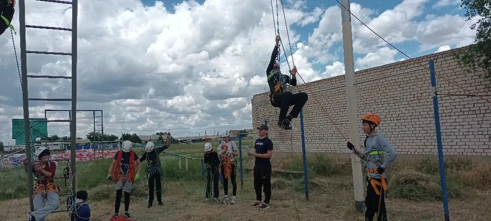 Наши ребята под руководством учителя физической культуры  Овкаджиева Дольгана Савелиевича и методист