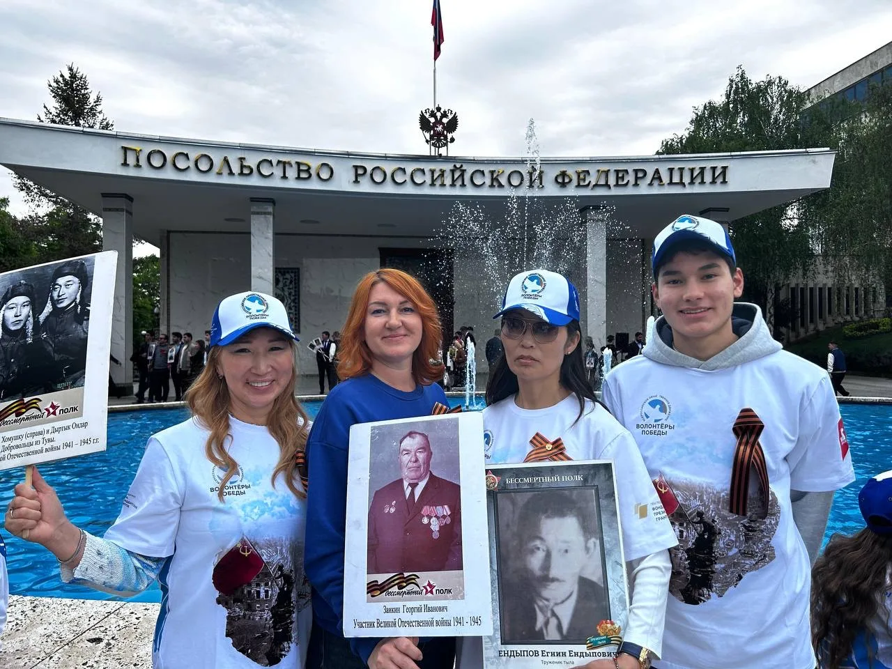 День Победы давно перестал быть только российским праздником. Десятки стран присоединяются к чествов
