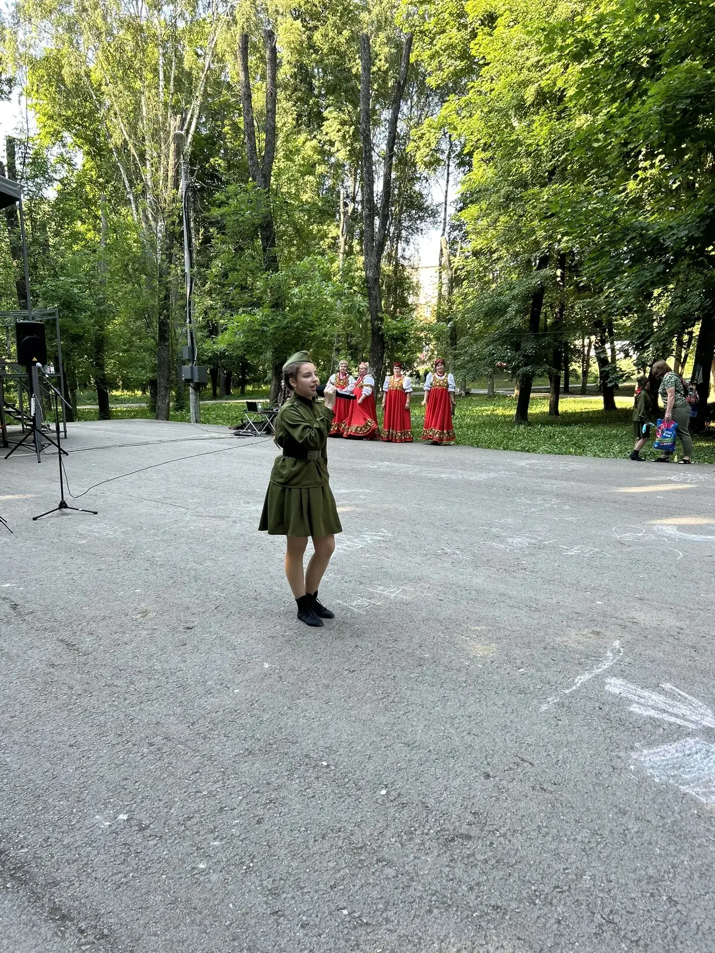 Сегодня в Парке Машиностроителей в преддверии Дня России прошёл праздничный концерт "Я ...