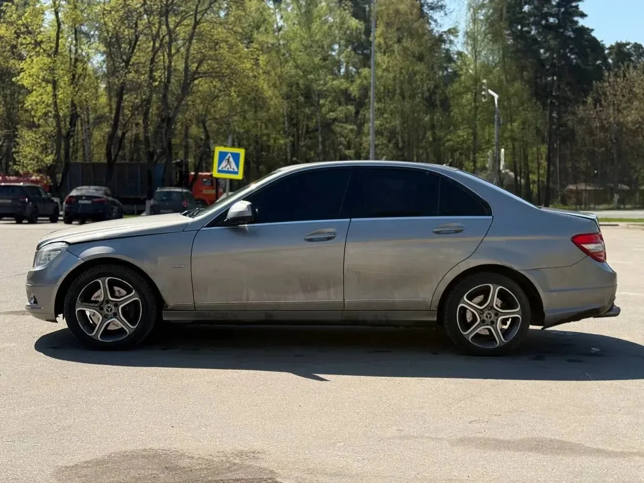 Mercedes Benz С-klass  3.5 АКПП 2007 год   До рестайлинг Надежный 272 3.5 мотор Стоит новый AMG руль