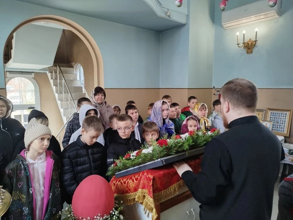 ПРАВОСЛАВНАЯ БЕСЕДА   ✏️14 апреля 4 " В" и 4 "Б" классы в рамках урока ОПК посетили Часовню.  ✨️Дети