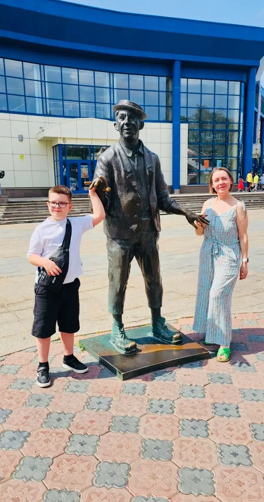 📸 Продолжаем рубрику «Покажи свое лето».
⁣
👋 Свой летний привет передает Владислав Чумак, ученик 3