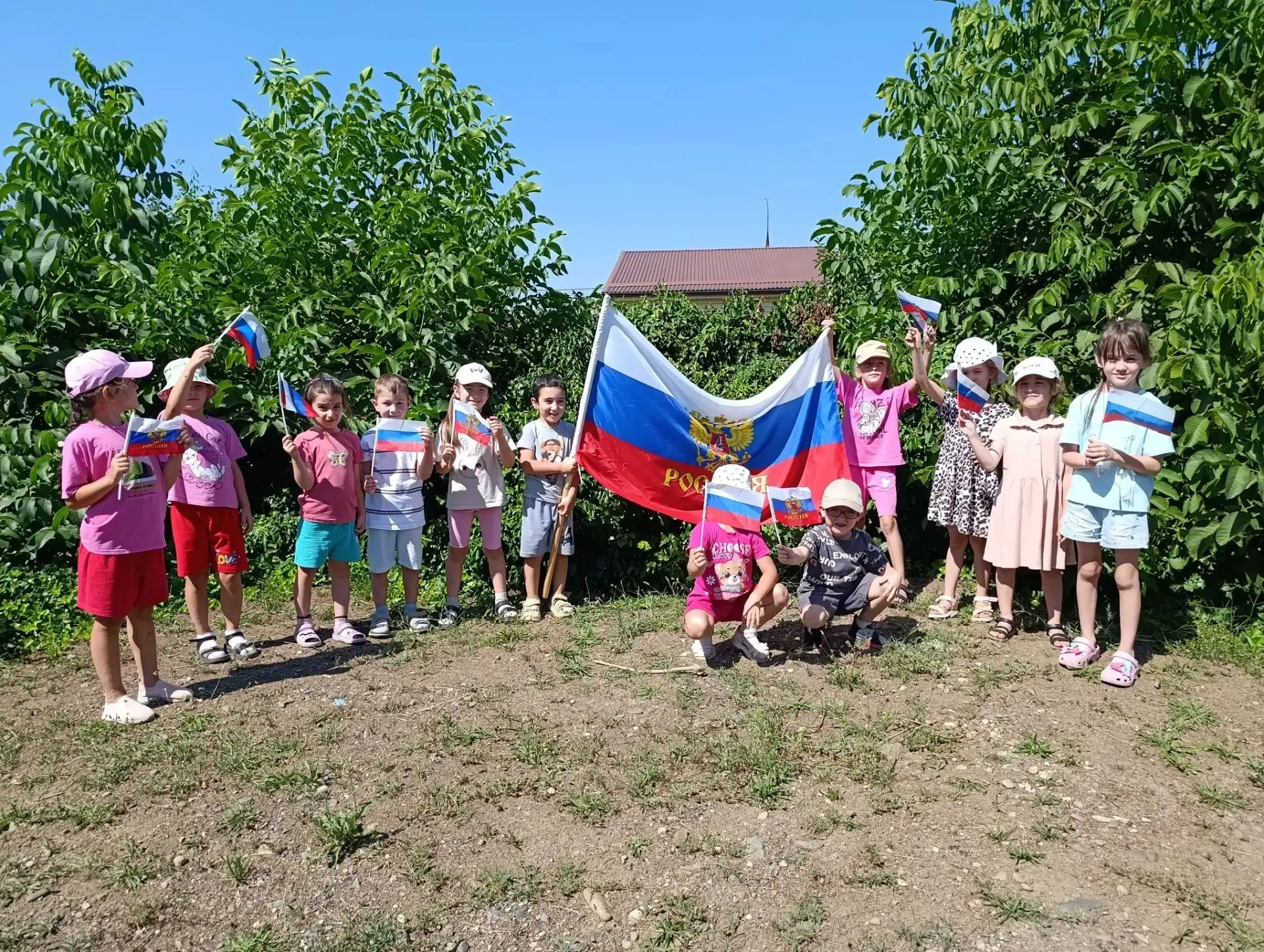 В нашем детском саду традиционно отметили  День Государственного флага Российской Федер...